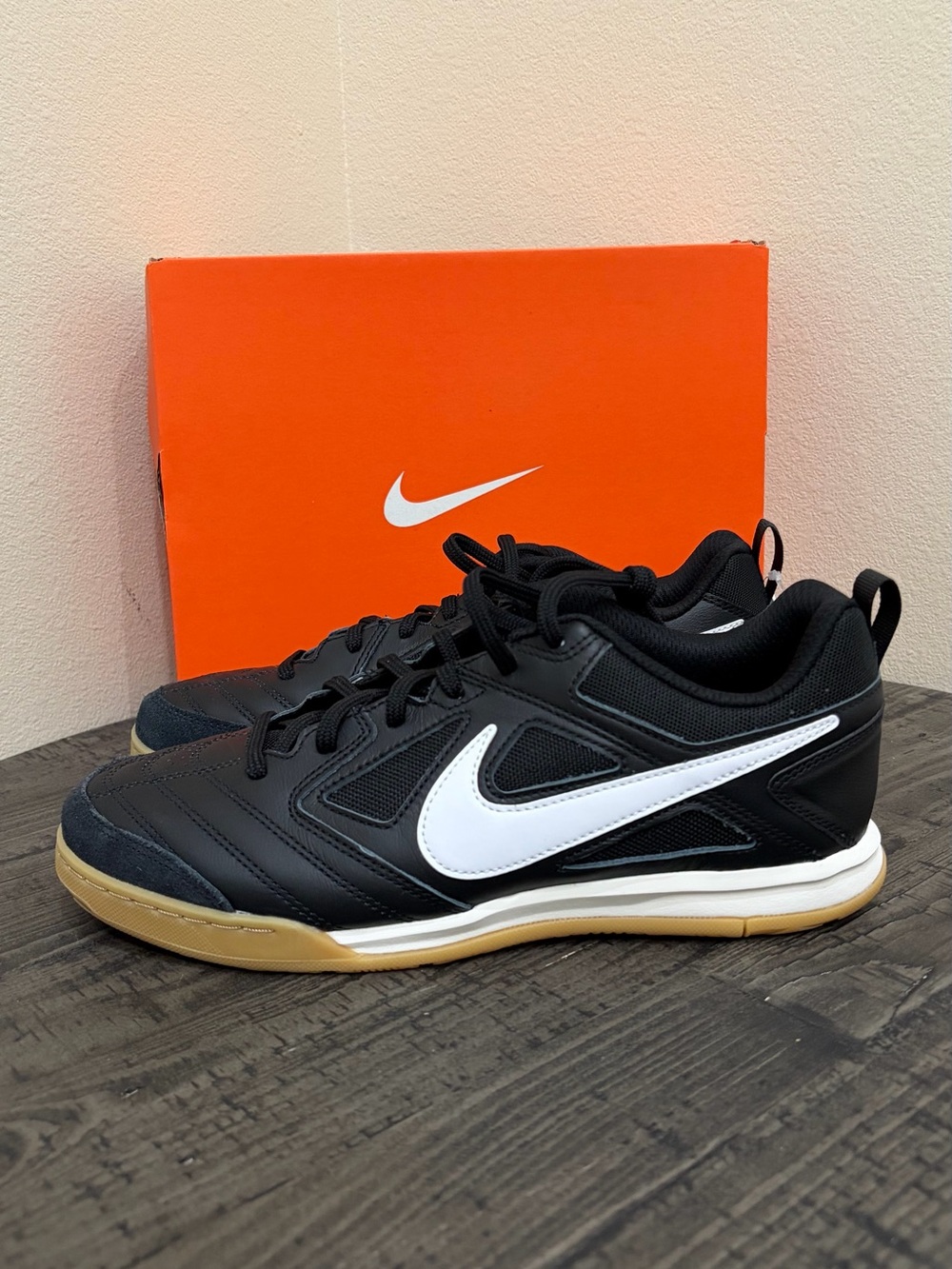 🔥NEW! Nike Kids Indoor Soccer Shoes🔥